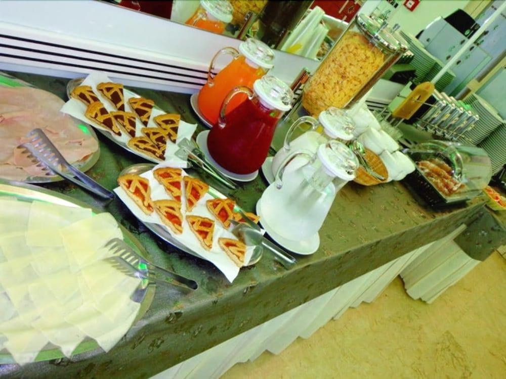 Hotel Santiago Римини Экстерьер фото