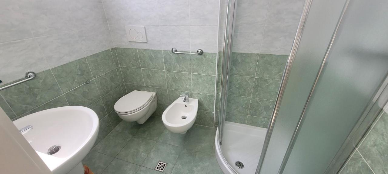 Hotel Santiago Римини Экстерьер фото