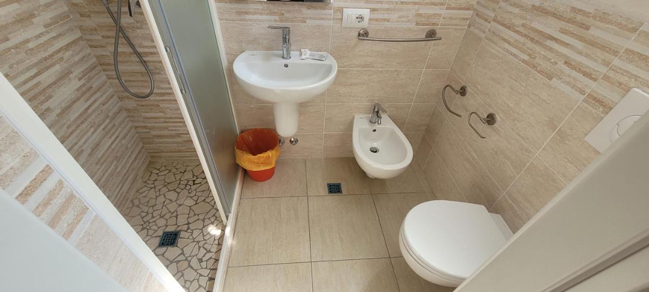 Hotel Santiago Римини Экстерьер фото