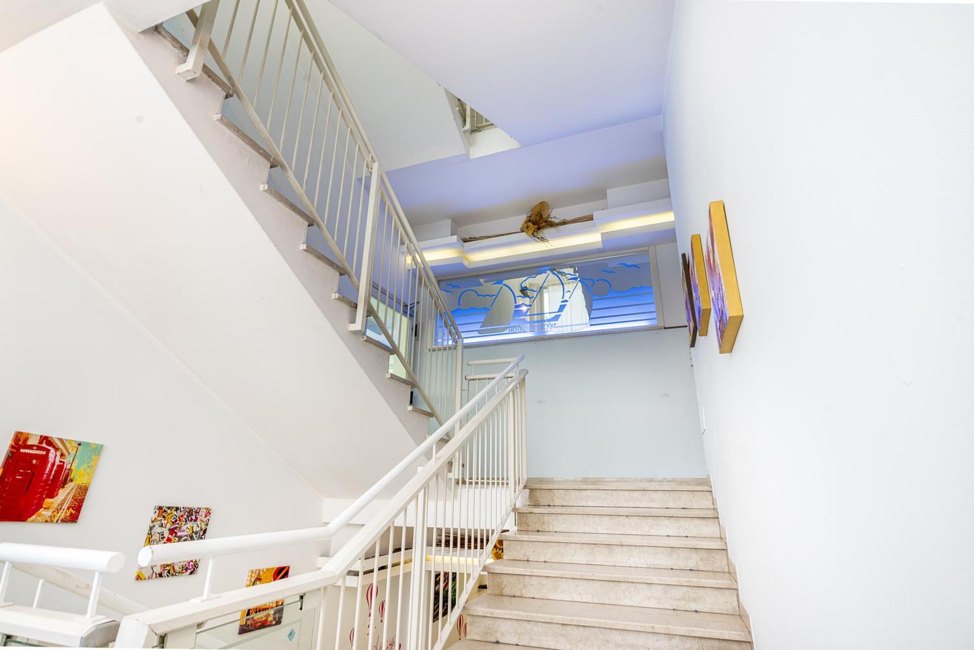 Hotel Santiago Римини Экстерьер фото