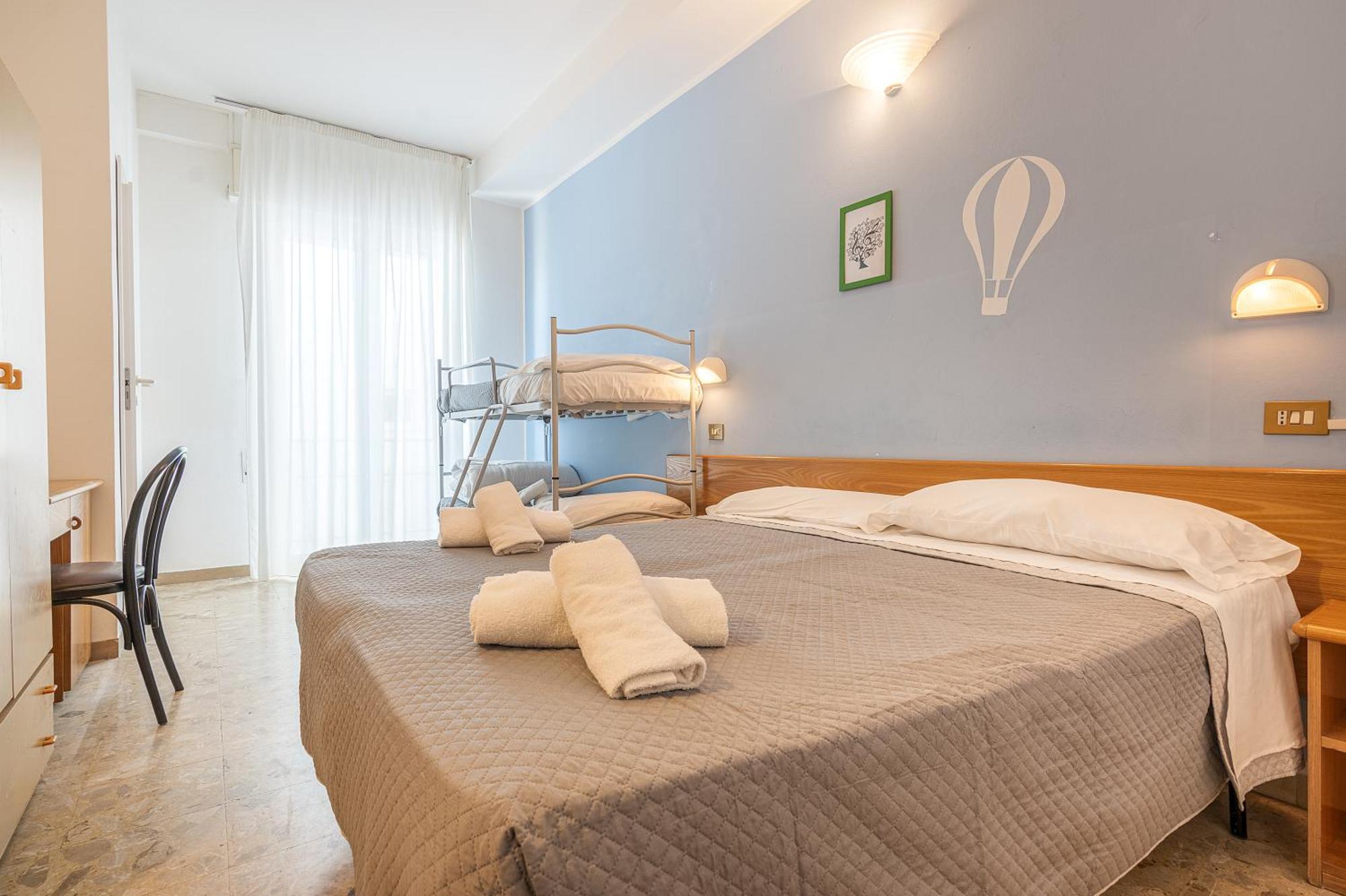 Hotel Santiago Римини Экстерьер фото